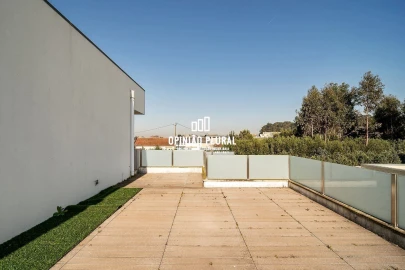 Moradia T4 para Venda em Arcozelo