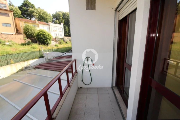 Apartamento T2 para Venda em Fafe Foto 3