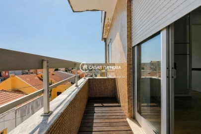 Apartamento T2 para Arrendamento em Santa Marinha e São Pedro da Afurada