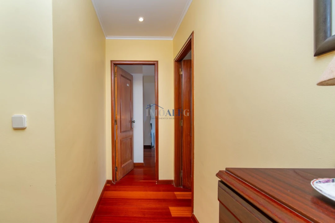 Apartamento T3 para Venda em Carnaxide e Queijas Foto 29