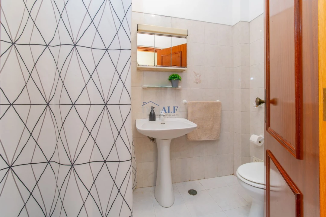 Apartamento T3 para Venda em Carnaxide e Queijas Foto 18