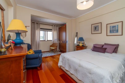 Apartamento T3 para Venda em Carnaxide e Queijas