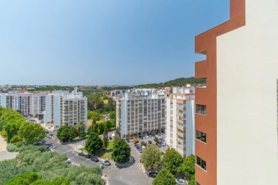 Apartamento T3 para Venda em Carnaxide e Queijas