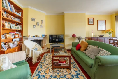 Apartamento T3 para Venda em Carnaxide e Queijas
