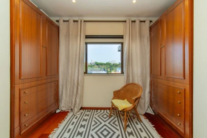 Apartamento T3 para Venda em Carnaxide e Queijas
