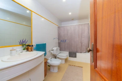 Apartamento T3 para Venda em Carnaxide e Queijas