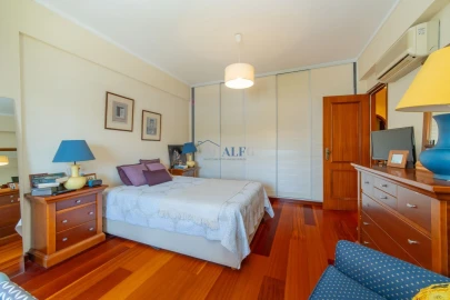 Apartamento T3 para Venda em Carnaxide e Queijas