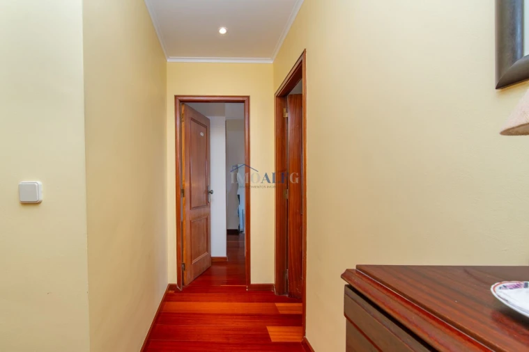 Apartamento T3 para Venda em Carnaxide e Queijas Foto 29