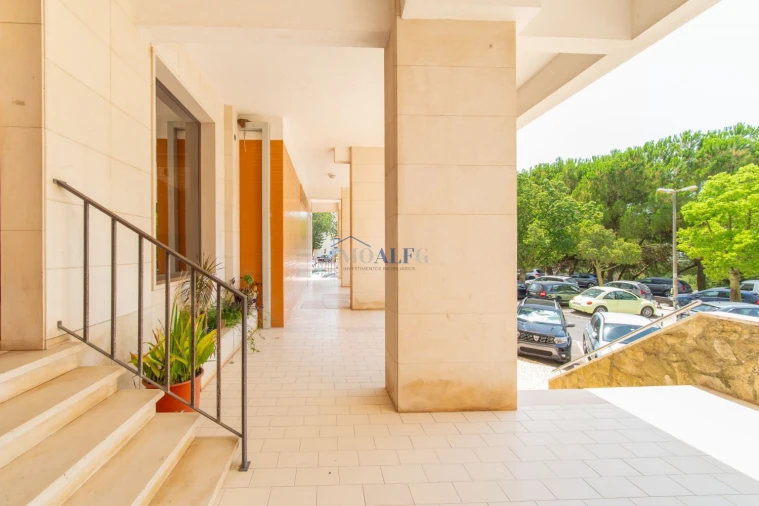 Apartamento T3 para Venda em Carnaxide e Queijas Foto 33