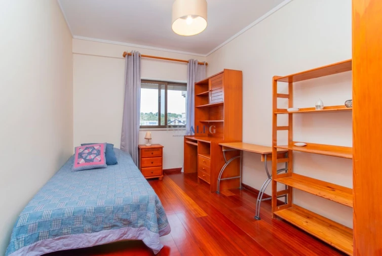 Apartamento T3 para Venda em Carnaxide e Queijas Foto 24