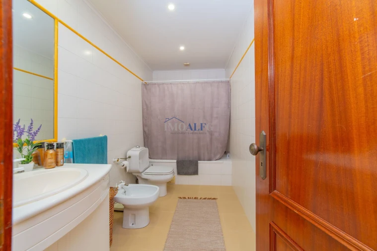 Apartamento T3 para Venda em Carnaxide e Queijas Foto 16