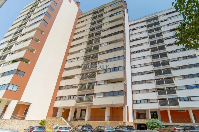 Apartamento T3 para Venda em Carnaxide e Queijas Foto 34