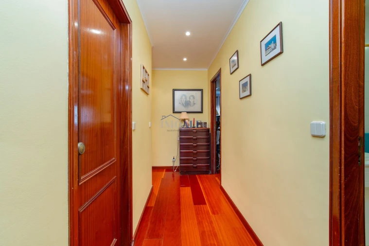 Apartamento T3 para Venda em Carnaxide e Queijas Foto 15