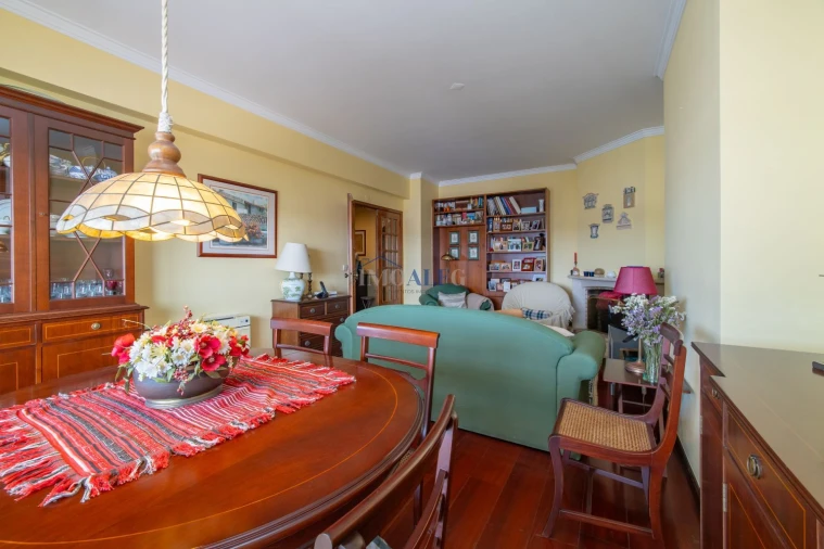 Apartamento T3 para Venda em Carnaxide e Queijas Foto 12
