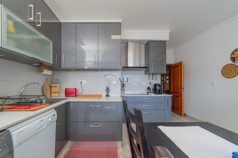Apartamento T3 para Venda em Carnaxide e Queijas Foto 6