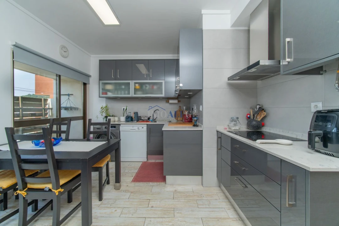 Apartamento T3 para Venda em Carnaxide e Queijas Foto 3