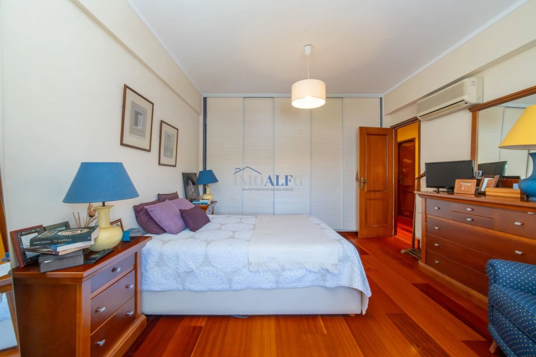 Apartamento T3 para Venda em Carnaxide e Queijas Foto 22