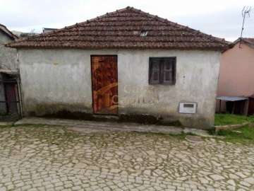 Moradia T2 para Venda em Noura e Palheiros