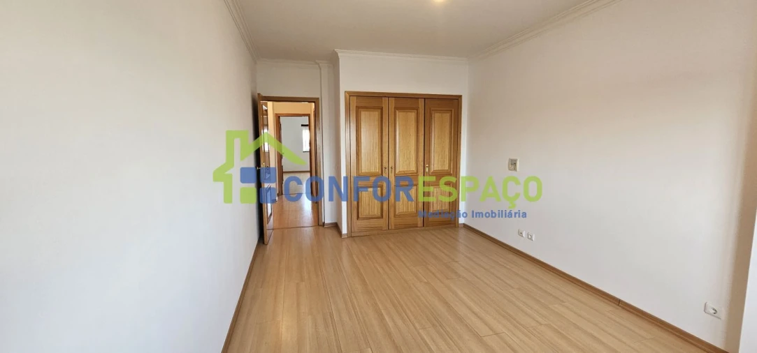 Apartamento T4 para Venda em Castelo Branco Foto 12