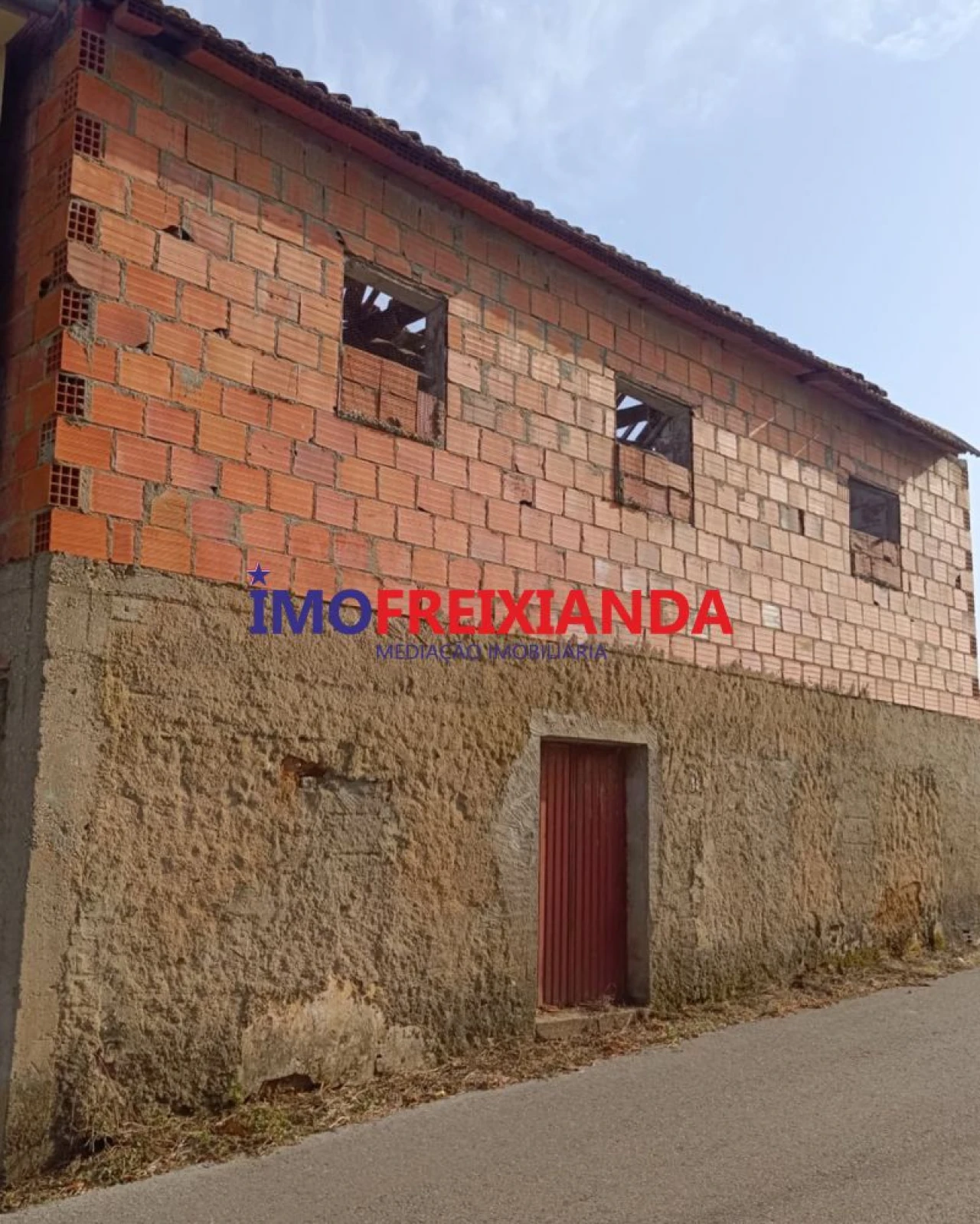 Moradia T2 para Venda em Freixianda, Ribeira do Fárrio e Formigais Foto 2