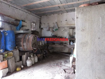 Moradia T2 para Venda em Freixianda, Ribeira do Fárrio e Formigais
