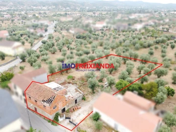 Moradia T2 para Venda em Freixianda, Ribeira do Fárrio e Formigais