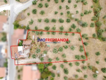 Moradia T2 para Venda em Freixianda, Ribeira do Fárrio e Formigais