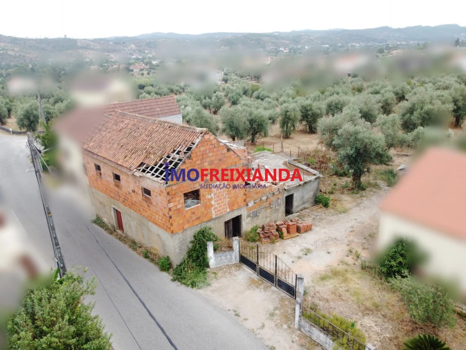Moradia T2 para Venda em Freixianda, Ribeira do Fárrio e Formigais Foto 3