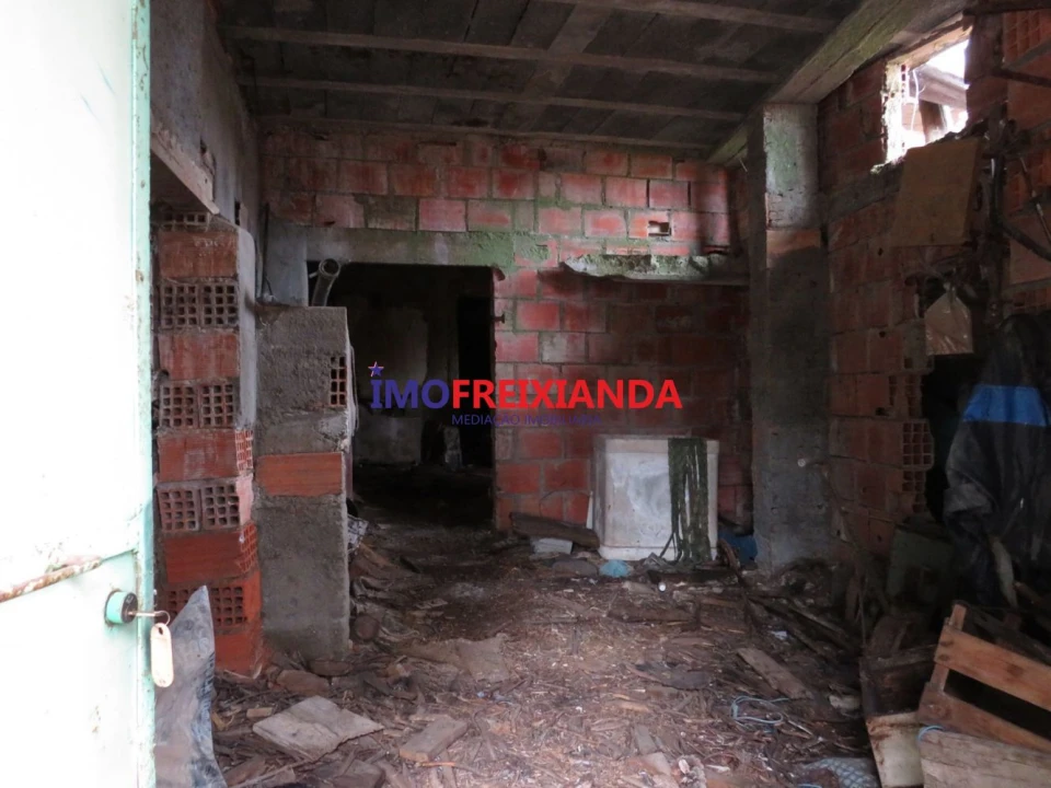 Moradia T2 para Venda em Freixianda, Ribeira do Fárrio e Formigais Foto 17
