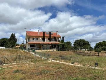 Moradia T6 para Venda em Aveiras de Cima