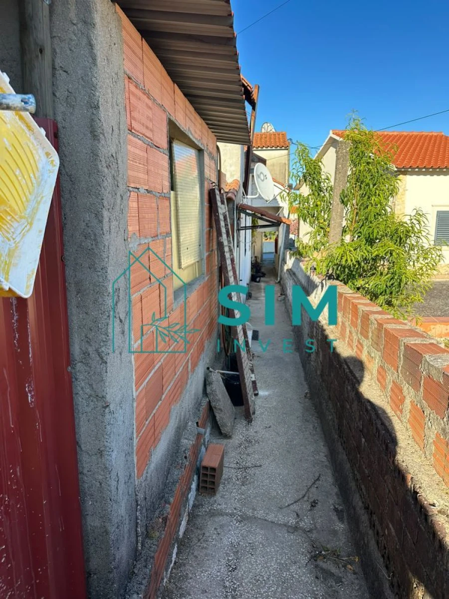 Moradia T5 para Venda em Azoia de Cima e Tremês Foto 3