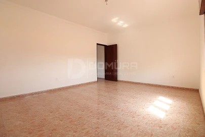 Moradia T3 para Venda em Figueira dos Cavaleiros