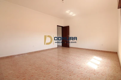 Moradia T3 para Venda em Figueira dos Cavaleiros