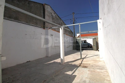Moradia T3 para Venda em Figueira dos Cavaleiros