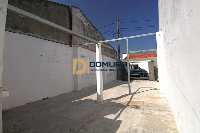 Moradia T3 para Venda em Figueira dos Cavaleiros