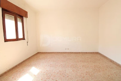 Moradia T3 para Venda em Figueira dos Cavaleiros