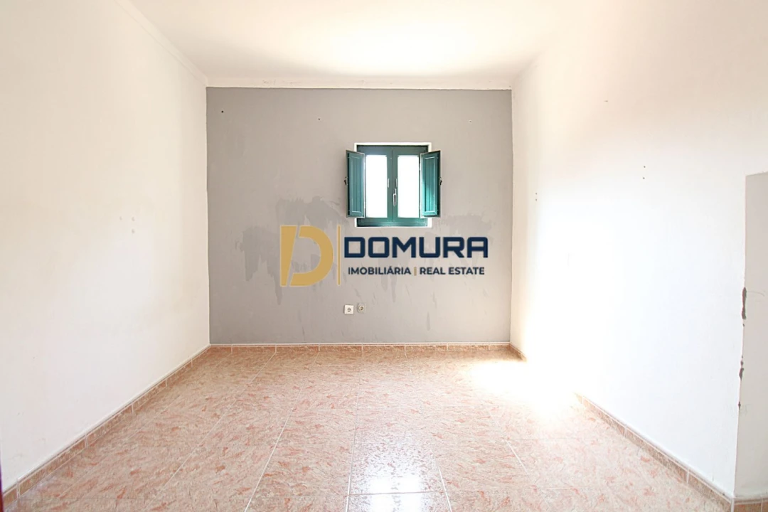 Moradia T3 para Venda em Figueira dos Cavaleiros Foto 6