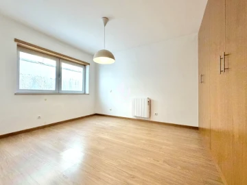 Apartamento T3 para Venda em Alcobaça e Vestiaria