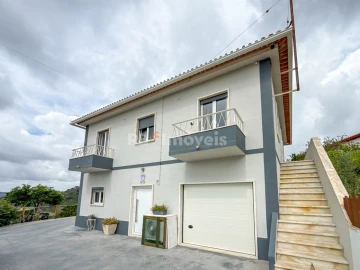 Moradia T4 para Venda em Serra e Junceira