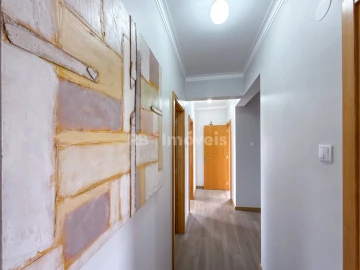 Moradia T4 para Venda em Serra e Junceira