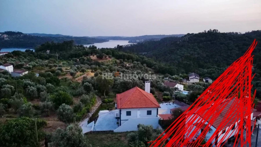 Moradia T4 para Venda em Serra e Junceira Foto 5