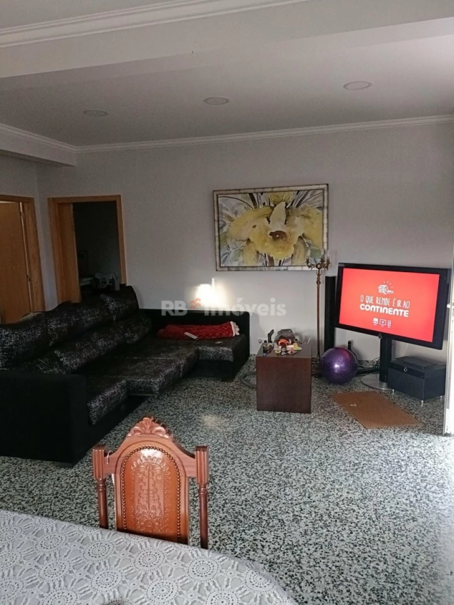 Moradia T4 para Venda em Serra e Junceira Foto 10