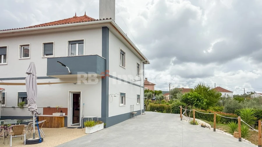 Moradia T4 para Venda em Serra e Junceira
