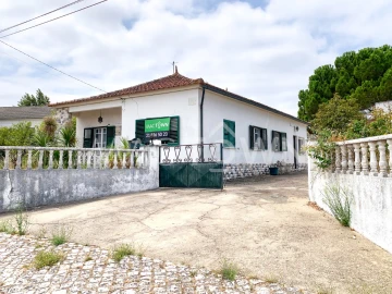 Moradia T3 para Venda em Alcanena e Vila Moreira