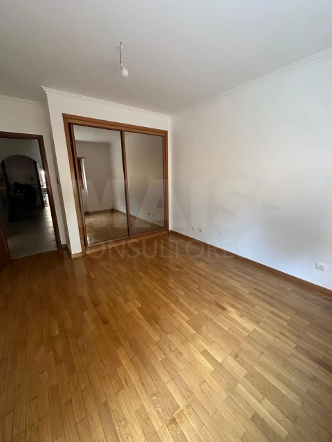 Apartamento T2 para Venda em Póvoa de Santa Iria e Forte da Casa