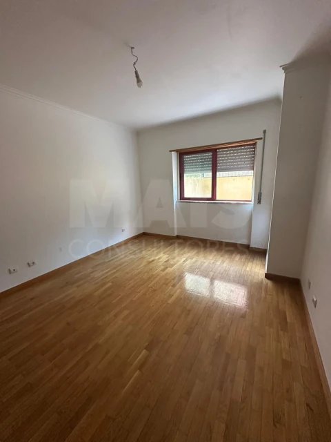 Apartamento T2 para Venda em Póvoa de Santa Iria e Forte da Casa