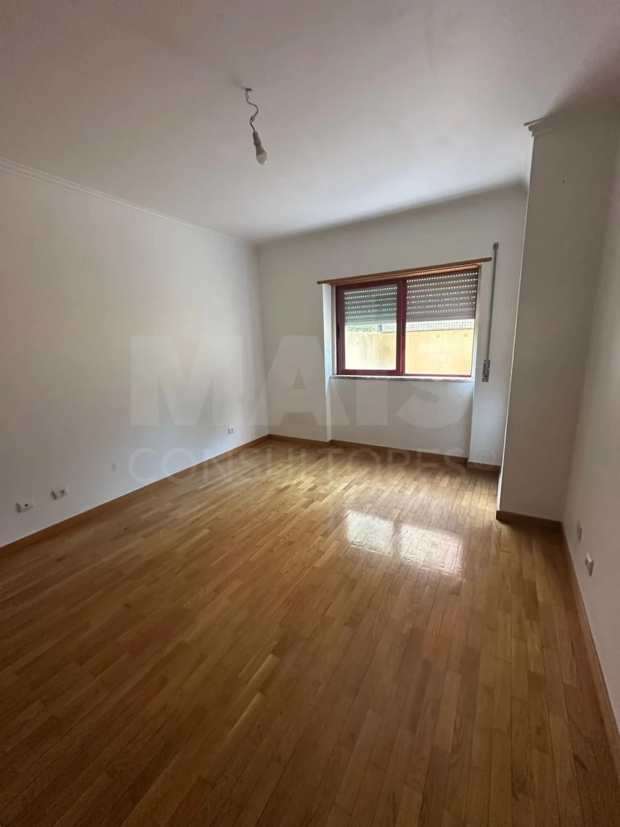 Apartamento T2 para Venda em Póvoa de Santa Iria e Forte da Casa Foto 11