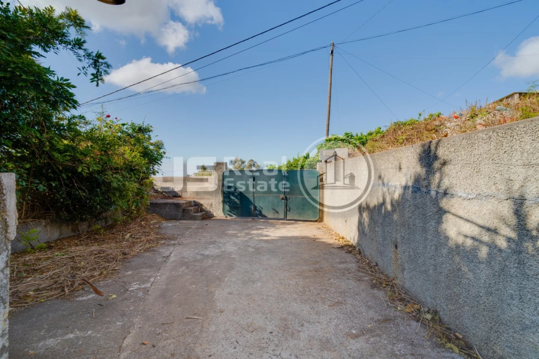 Moradia T2 para Venda em Santo Antonio Foto 4
