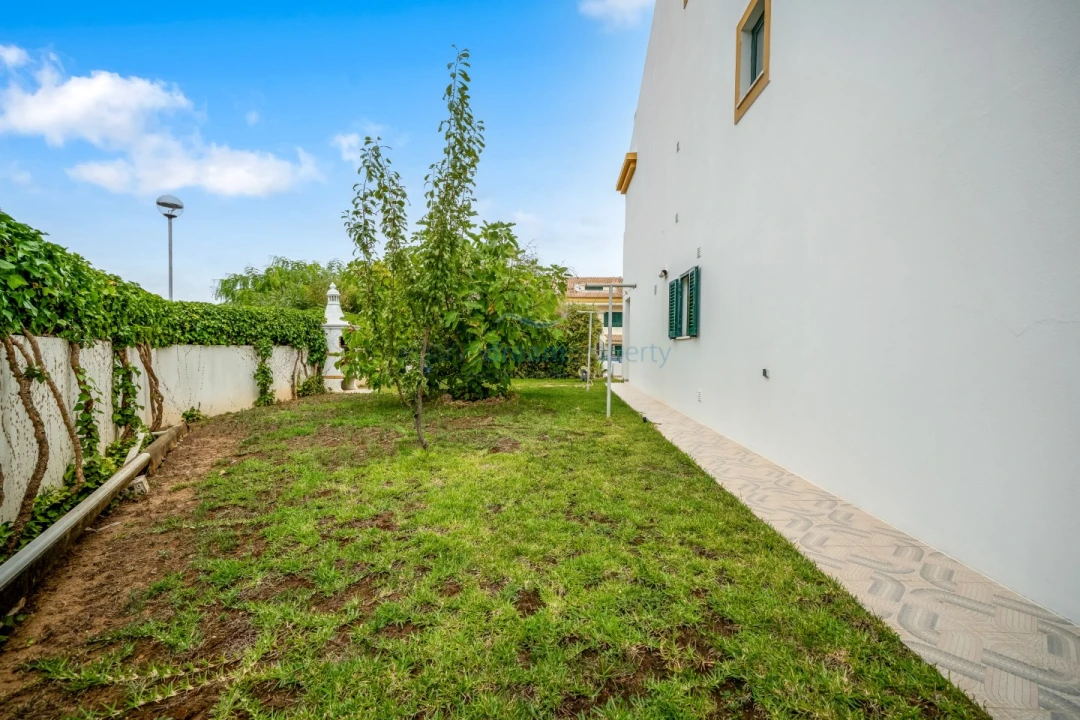 Moradia T4 para Venda em Albufeira e Olhos de Água Foto 26