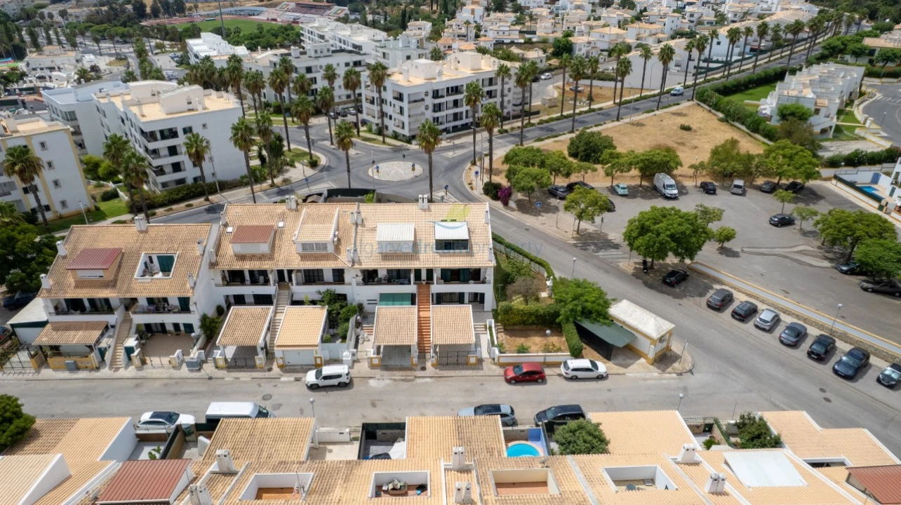 Moradia T4 para Venda em Albufeira e Olhos de Água Foto 29